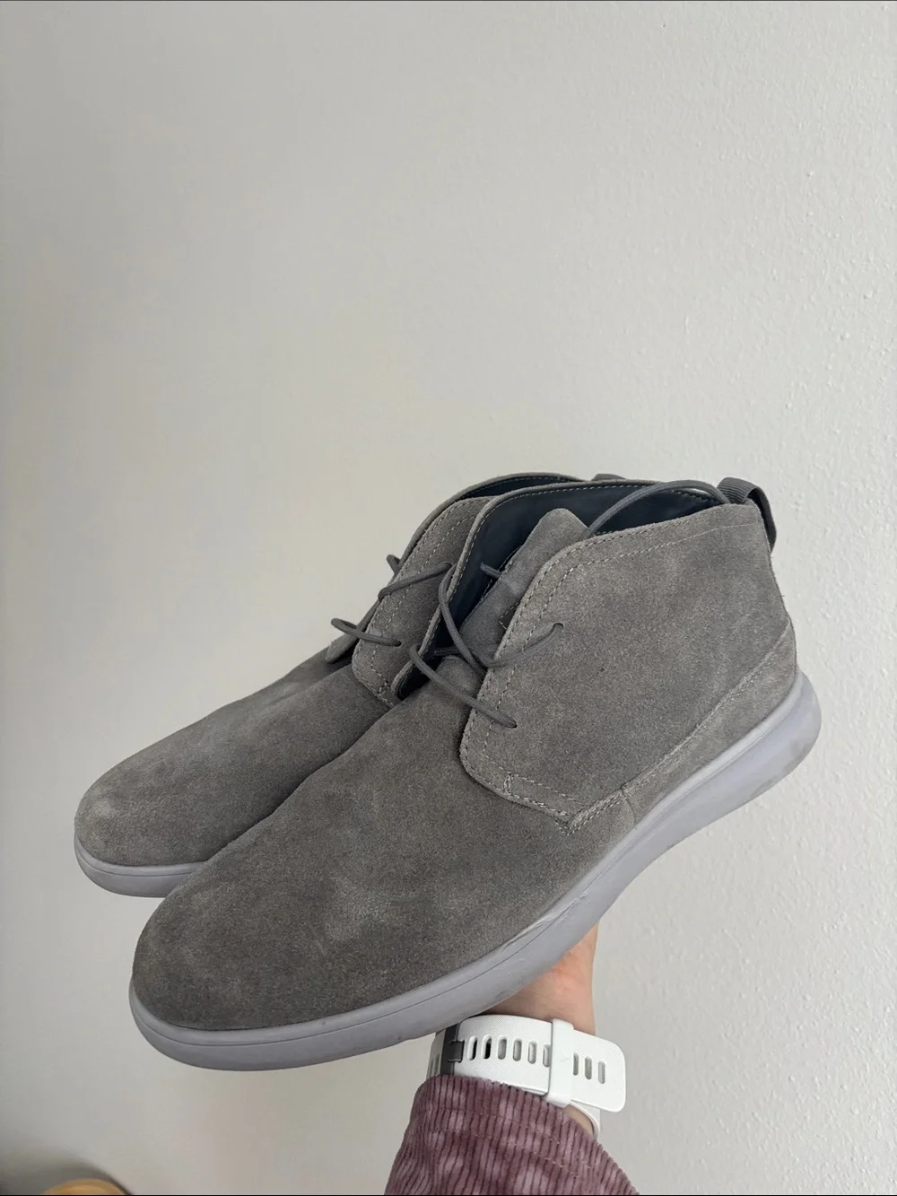 EUC Johnnie-O The Chill Chukka gray suede lace up boots men’s size US 10 casual